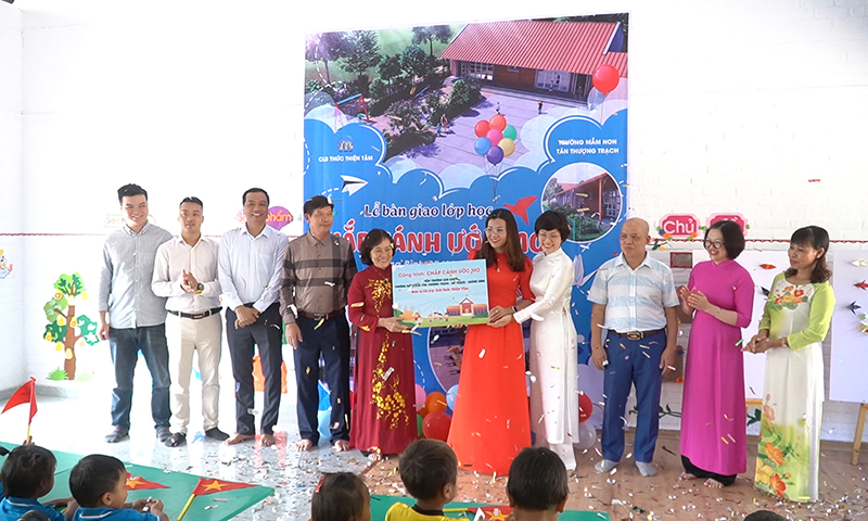 Khánh thành lớp học điểm trường mầm non bản Ban ở xã Thượng Trạch