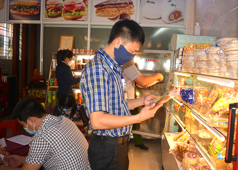TP. Đồng Hới: Tăng cường công tác kiểm tra về an toàn thực phẩm