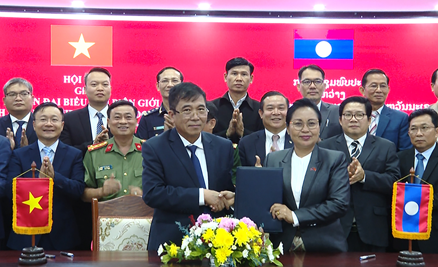 Hội đàm, ký kết Biên bản hợp tác giữa hai tỉnh Quảng Bình và Sạ-vẳn-na-khệt