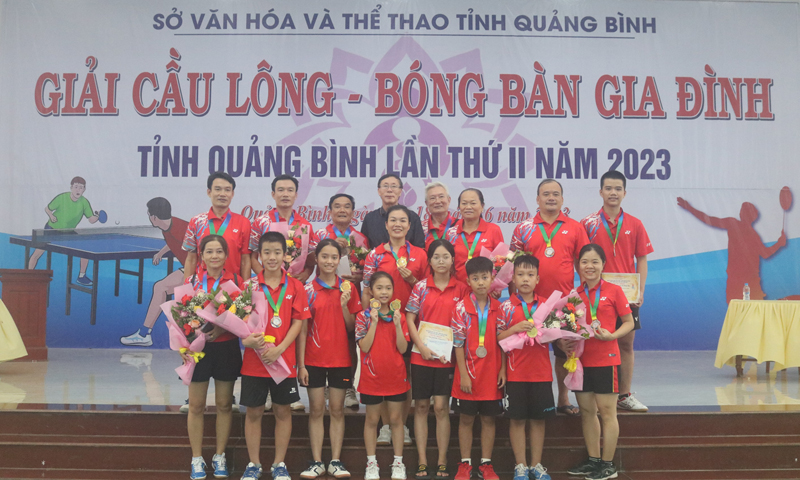 Tham gia giải bóng bàn gia đình tỉnh Quảng Bình lần thứ 1, gia đình ông Phan Thúc Mười giành được 2 huy chương vàng và 1 huy chương đồng.