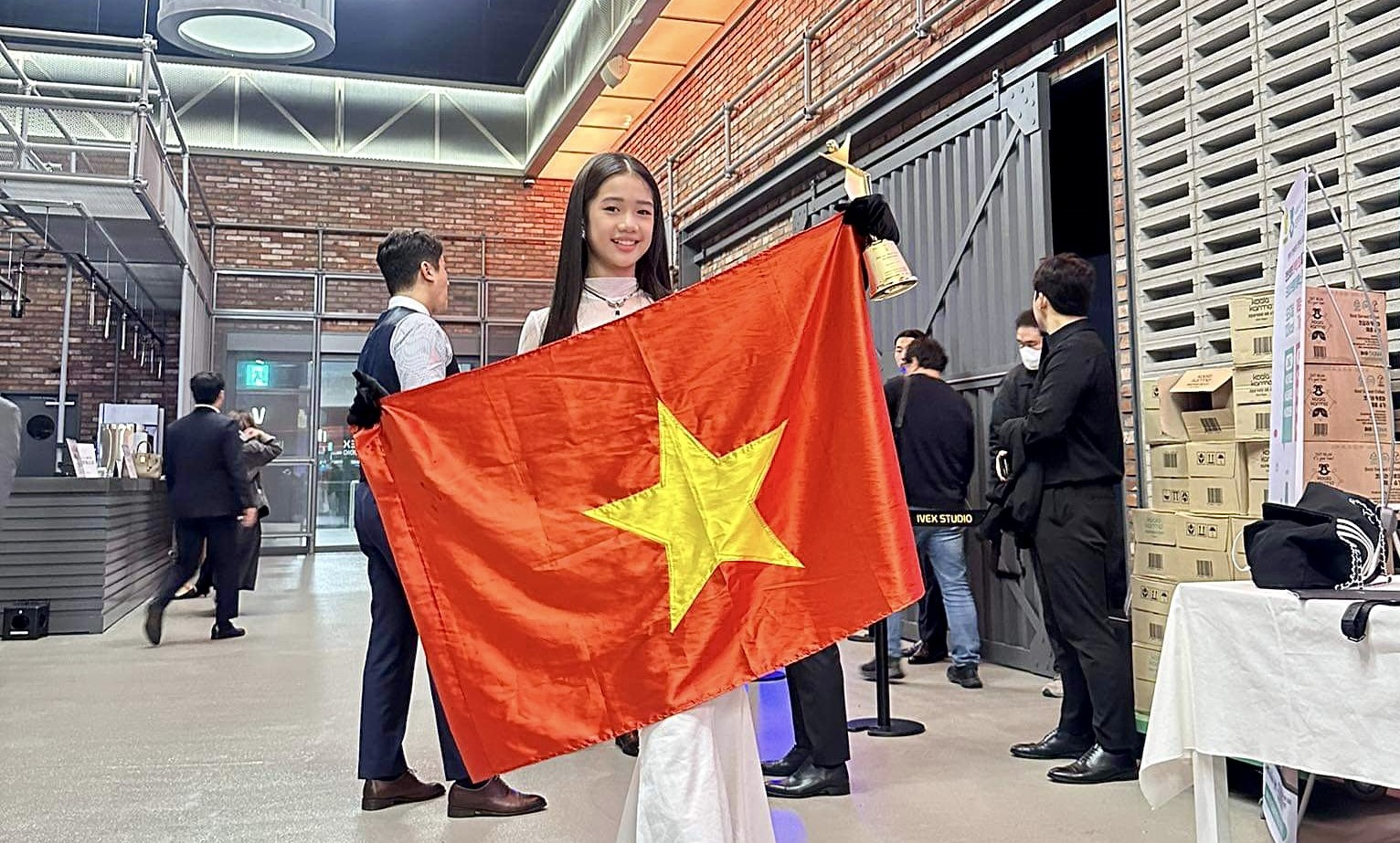 em Nguyễn Lê Vi đã xuất sắc trở thành quán quân ASIA Model Festival 