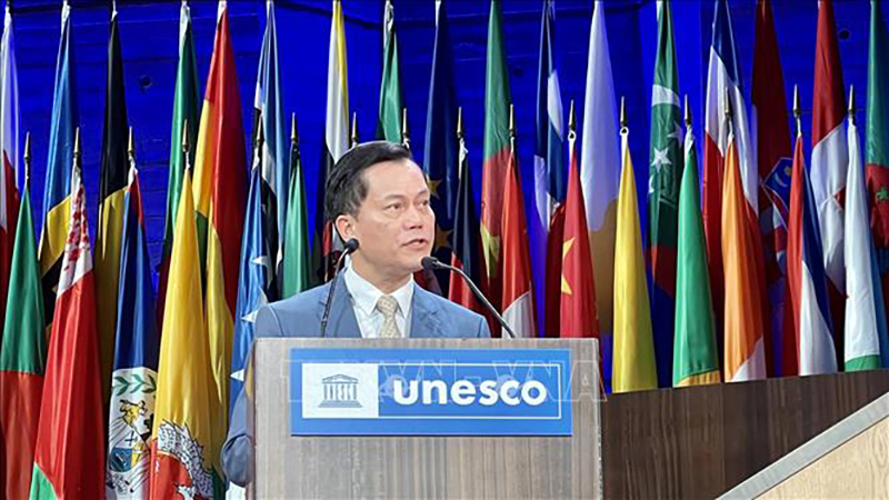 Thứ trưởng Bộ Ngoại giao Hà Kim Ngọc phát biểu tại phiên toàn thể ngày 8/11 tại Đại hội đồng UNESCO khóa 42.