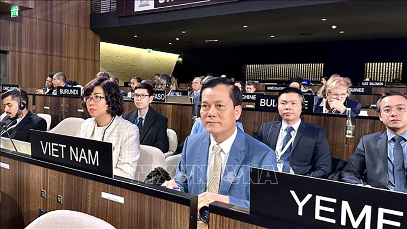 Phái đoàn Việt Nam tham dự kỳ họp lần thứ 42 Đại hội đồng UNESCO. 