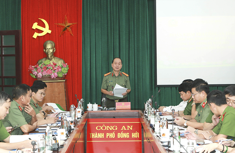 Quang cảnh buổi làm việc.