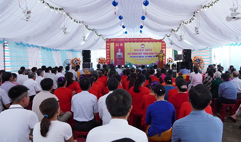 Toàn cảnh Ngày hội Đại đoàn kết toàn dân tộc tại KDC Long Đại.