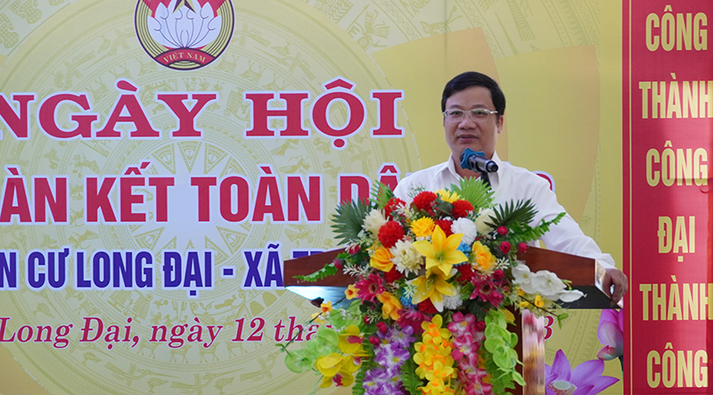 Đồng chí Trưởng ban Tuyên giáo Tỉnh ủy Cao Văn Định phát biểu chúc mừng tại ngày hội.
