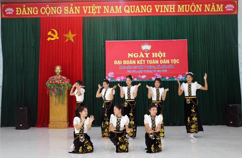 Một tiết mục văn nghệ tại ngày hội.