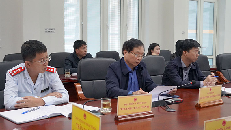 Các đại biểu tham gia tiếp dân của Chủ tịch UBND tỉnh