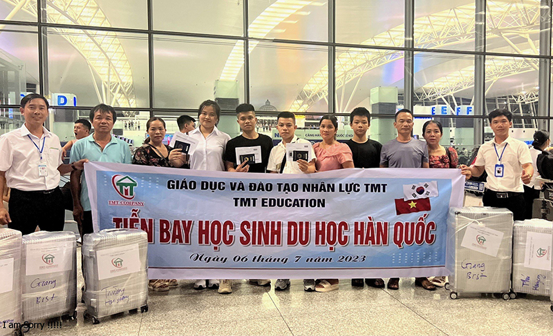 TMT tiễn du học sinh sang Hàn Quốc.