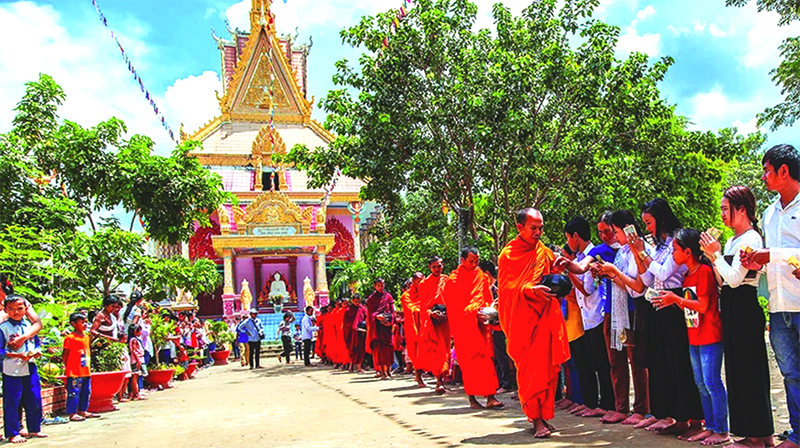  Tết mừng năm mới Chol Chnam Thmay của đồng bào Khmer ở Tây Ninh.