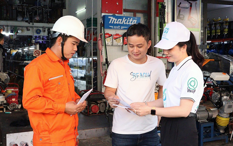PC Quảng Bình luôn chú trọng nâng cao công tác chăm sóc khách hàng.