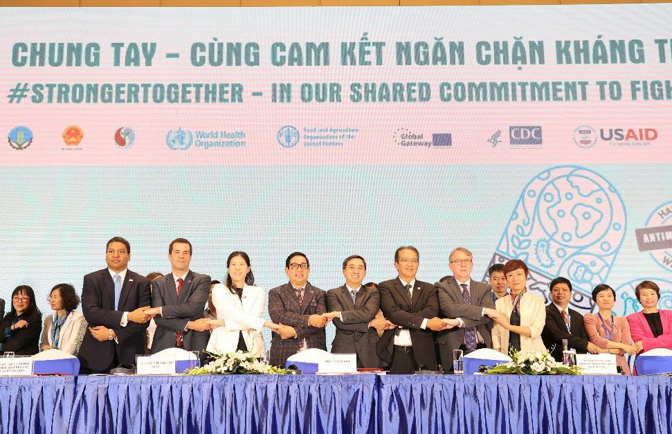 Việt Nam chung tay, cùng cam kết ngăn chặn kháng thuốc kháng sinh. 