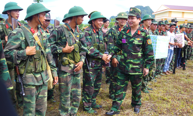 Thiếu tướng Nguyễn Văn Man động viên cán bộ, chiến sĩ tham gia diễn tập khu vực phòng thủ năm 2019 (thời điểm giữ chức Chỉ huy trưởng Bộ Chỉ huy Quân sự tỉnh).