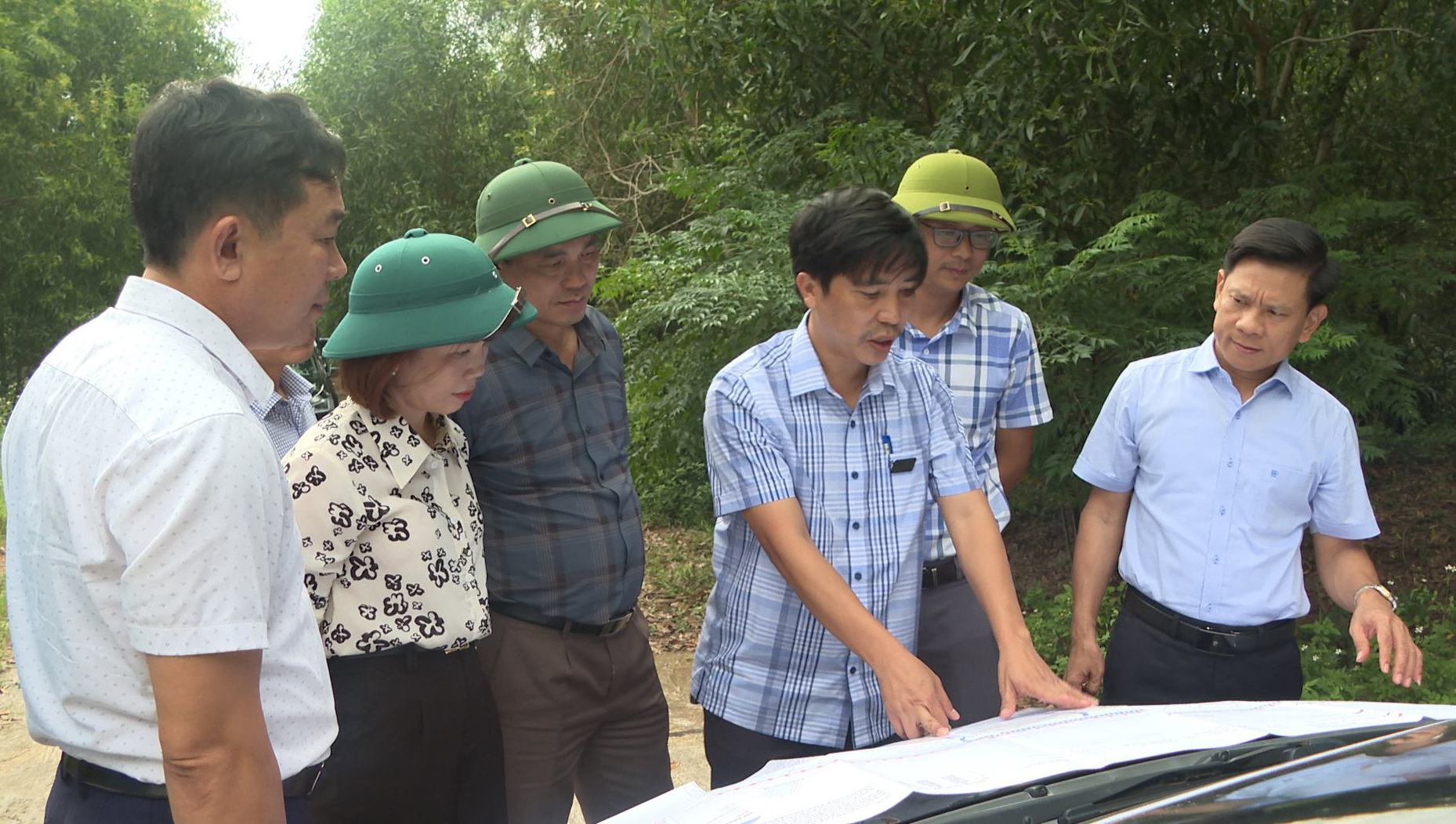 Lãnh đạo huyện Lệ Thủy kiểm tra tiến độ thi công các công trình trọng điểm trên địa bàn.