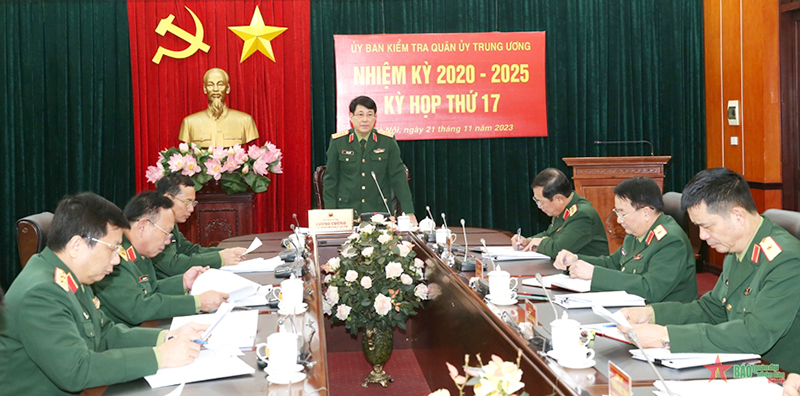 Đại tướng Lương Cường chủ trì kỳ họp thứ 17.