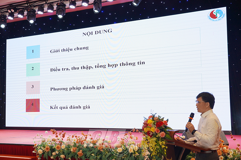 Các chuyên gia báo cáo đánh giá tác động, tính  dễ tổn thương và thiệt hại do biến đổi khí hậu tại tỉnh Quảng Bình.