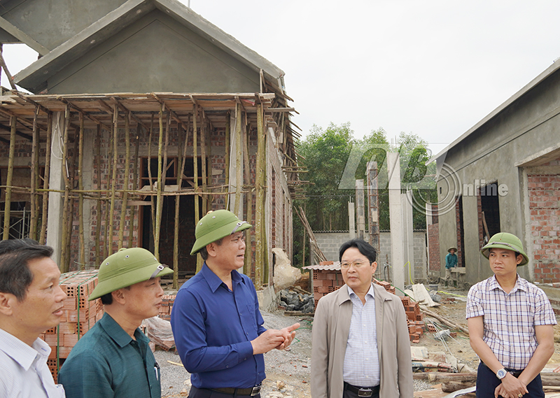 Đồng chí Chủ tịch UBND tỉnh Trần Thắng đã đi kiểm tra tiến độ triển khai khu tái định cư dự án đường bộ cao tốc Bắc - Nam tại xã Vạn Ninh, huyện Quảng Ninh.