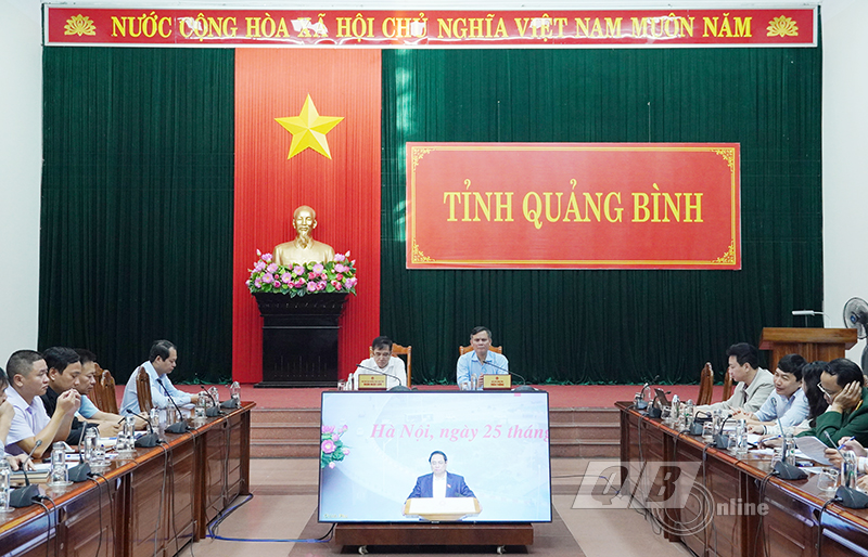 Các đại biểu dự phiên họp tại điểm cầu tỉnh Quảng Bình.