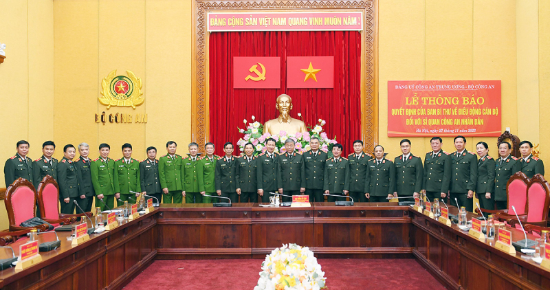 Bộ trưởng Tô Lâm và các đại biểu dự buổi lễ.