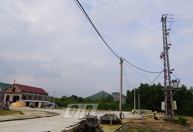 Khu tái định cư xã Vạn Ninh với hạ tầng đường sá rộng rãi, đường điện kéo về đầy đủ.