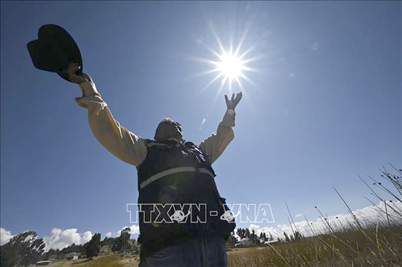 Nắng nóng gay gắt tại khu vực biên giới Bolivia và Peru, ngày 10/8/2023. Ảnh: AFP/TTXVN