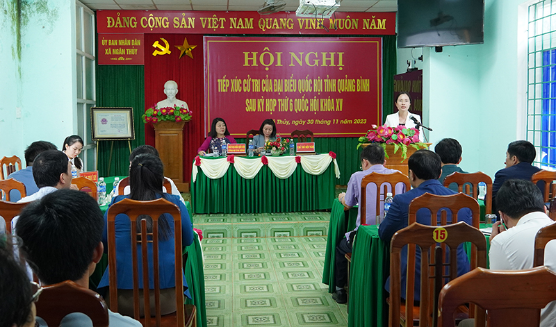  Đại biểu Quốc hội tiếp xúc với cử tri huyện Lệ Thủy.