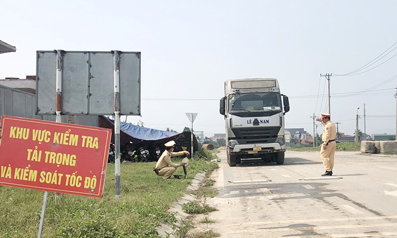 Tăng cường bảo đảm an toàn giao thông dịp cuối năm