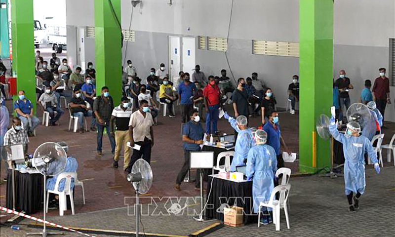 Singapore khuyến nghị người dân duy trì tiêm vaccine ngừa COVID-19