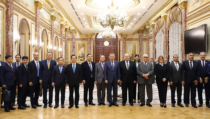 Đại tướng Tô Lâm và Đoàn đại biểu Đảng Cộng sản Việt Nam với lãnh đạo Thượng viện Ai Cập (ảnh: TTXVN)