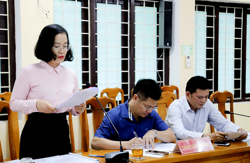 Thành viên Hội đồng Khoa học góp ý hoàn thiện nhiệm vụ.