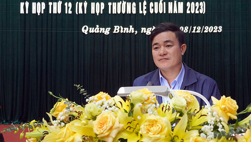 Đại biểu Nguyễn Xuân Hoàn thảo luận tại phiên họp sáng nay, 7/12