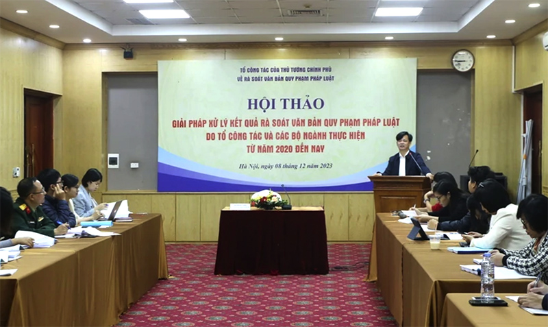 Phó Cục trưởng Cục Kiểm tra Văn bản Quy phạm Pháp luật (Bộ Tư pháp) Nguyễn Duy Thắng phát biểu. (Ảnh: Mai Hiền/TTXVN phát)