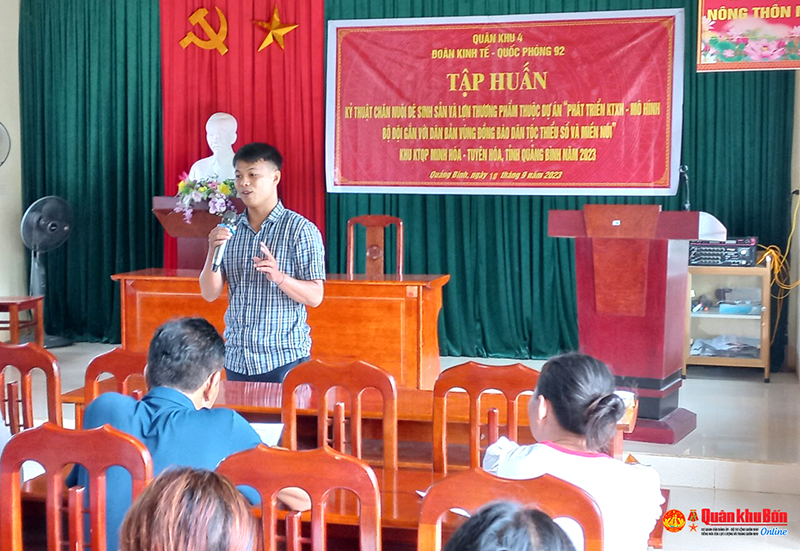 Đoàn 92 phối hợp với địa phương tập huấn kỹ thuật chăm sóc vặt nuôi trên địa bàn trong Khu KTQP Minh Hóa - Tuyên Hóa.