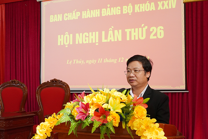Đồng chí Trưởng ban Tuyên giáo Tỉnh ủy Cao Văn Định phát biểu tại hội nghị.