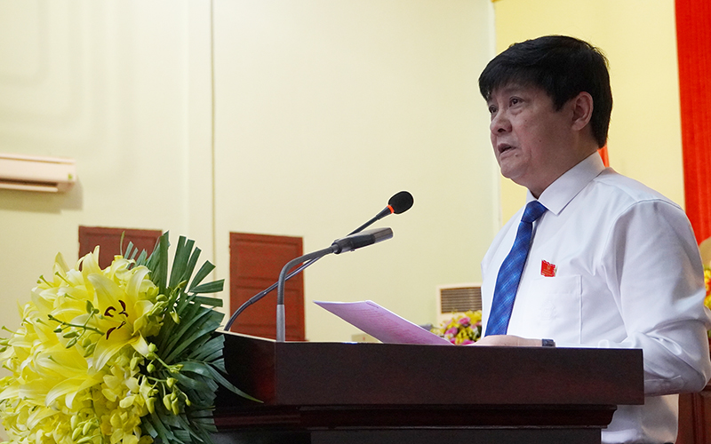 Đồng chí Bí thư Huyện ủy, Chủ tịch HĐND huyện Bố Trạch Lê Công Toán khai mạc kỳ họp.