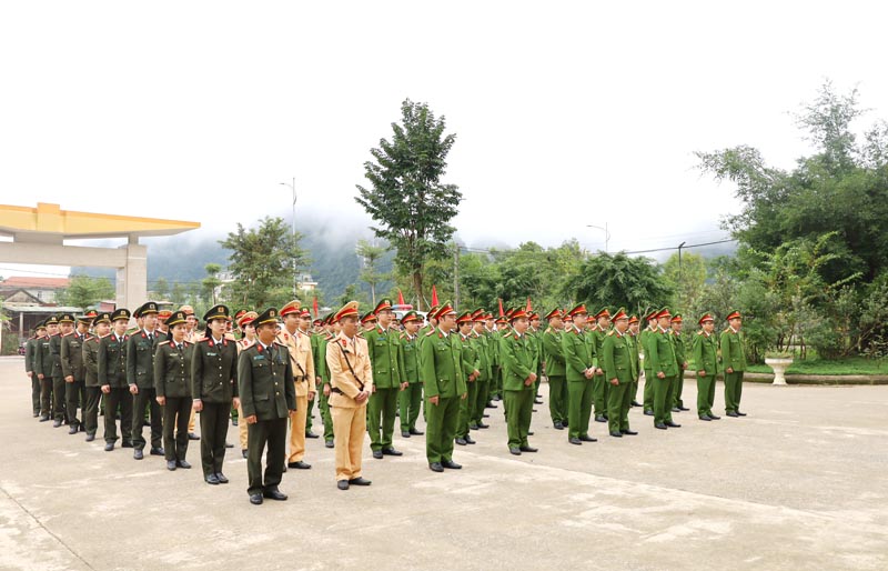 Các lực lượng tham gia tại lễ ra quân.