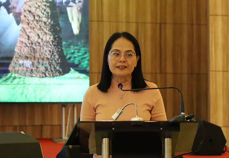 Bà Ngô Thị Thanh Xuân, hiệu trưởng Trường cao đẳng Du lịch Sài Gòn trao đổi về đào tạo nguồn nhân lực du lịch. 