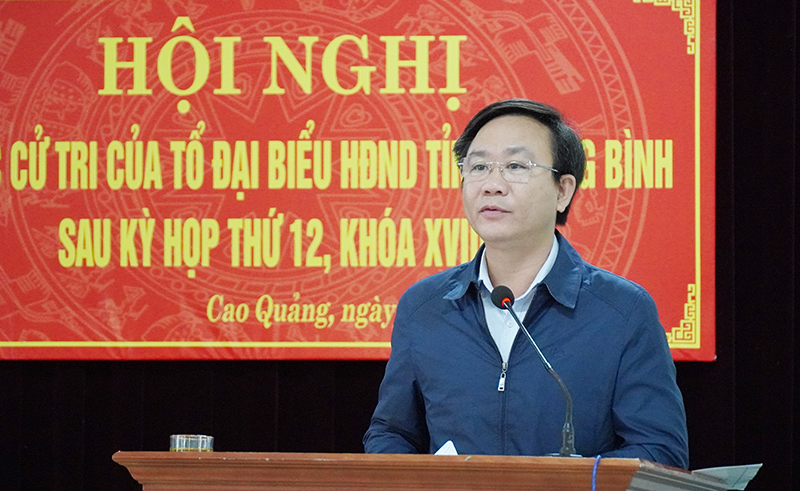 Phó Chủ tịch HĐND tỉnh Hoàng Xuân Tân tiếp thu các ý kiến, kiến nghị.