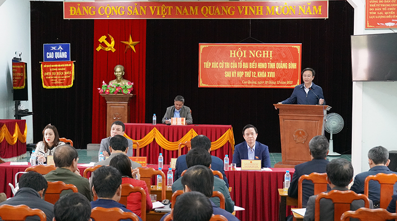 Toàn cảnh buổi tiếp xúc cử tri.