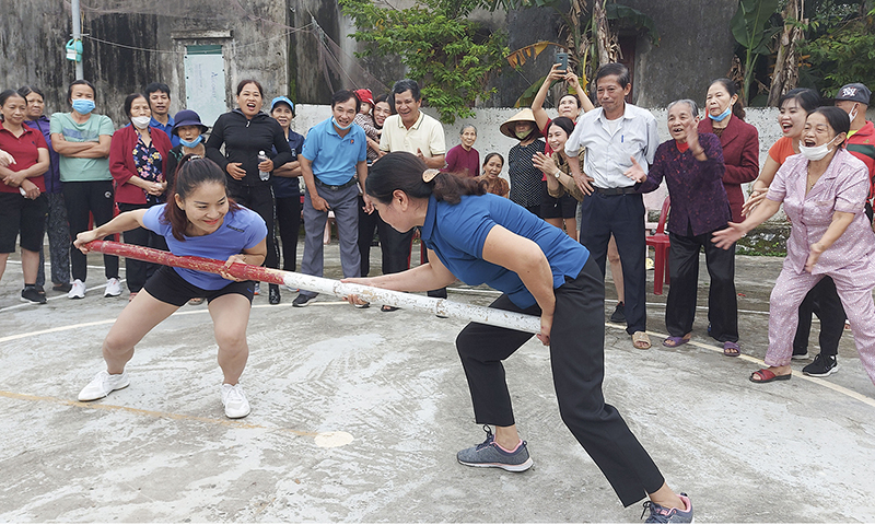 Các môn thể thao truyền thống được nhiều xã, phường tổ chức thu hút đông đảo người dân tham gia.