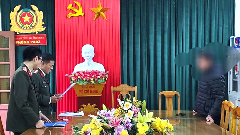 Phòng An ninh chính trị nội bộ, Công an Quảng Bình công bố quyết định xử phạt vi phạm hành chính 1 trường hợp vi phạm.