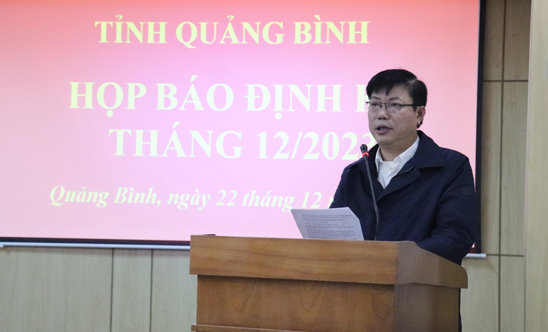 Đại diện lãnh đạo Sở Du lịch thông tin về các hoạt động chào năm mới 2024 trên địa bàn Quảng Bình.