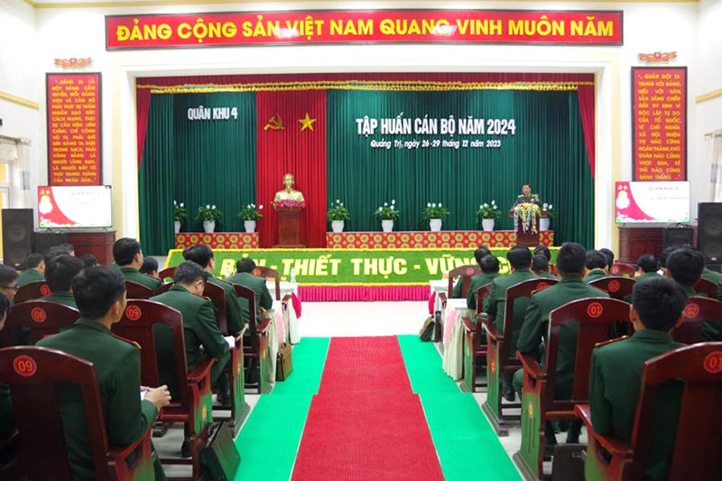 Quang cảnh buổi khai mạc. 