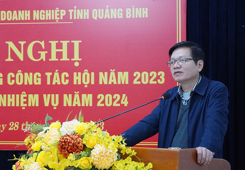 Đồng chí Phó Bí thư Đảng ủy Khối DN tỉnh Nguyễn Hữu Đức phát biểu chỉ đạo tại hội nghị.