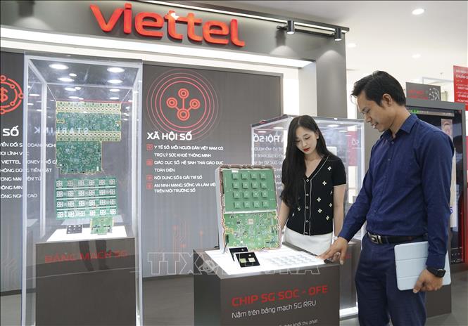 Tập đoàn Công nghiệp - Viễn thông Quân đội (Viettel) công bố chip 5G tại Triển lãm Quốc tế Đổi mới sáng tạo Việt Nam 2023 (VIIE 2023). Ảnh: Minh Quyết/TTXVN