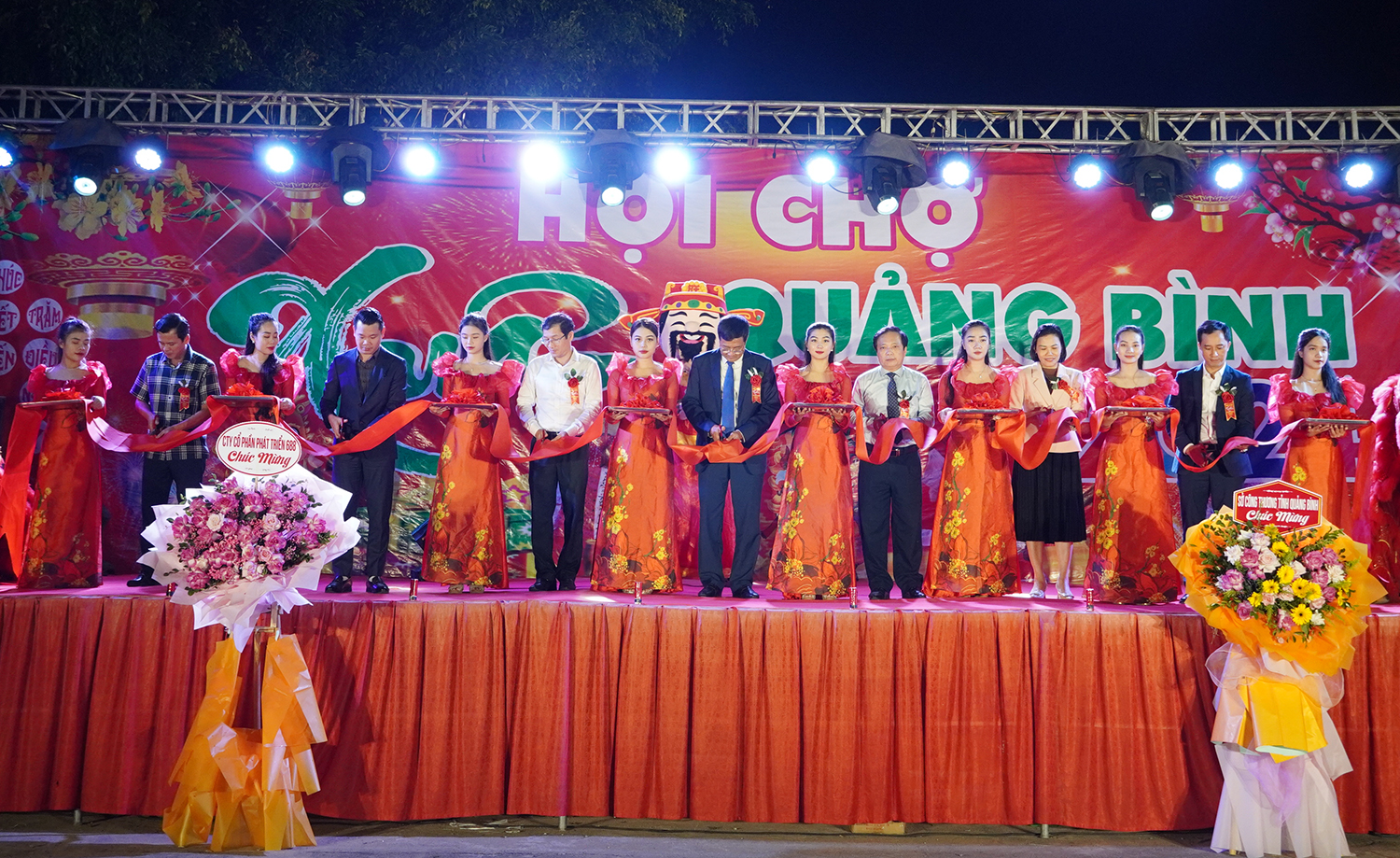 Hơn 200 gian hàng tham gia hội chợ Xuân Quảng Bình năm 2024