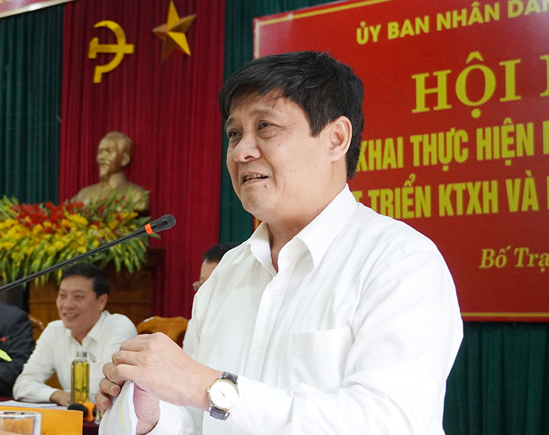 Đồng chí Bí thư Huyện ủy Bố Trạch Lê Công Toán phát biểu chỉ đạo tại hội nghị.