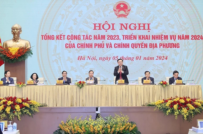 Chủ tịch Quốc hội Vương Đình Huệ tham dự hội nghị.