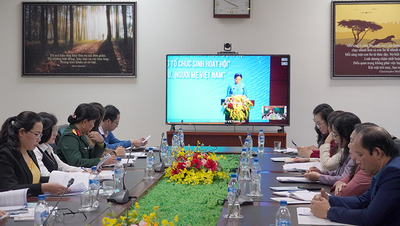 Đồng chí Hà Thị Nga, Ủy viên Trung ương Đảng, Chủ tịch Hội LHPN Việt Nam phát động cuộc thi