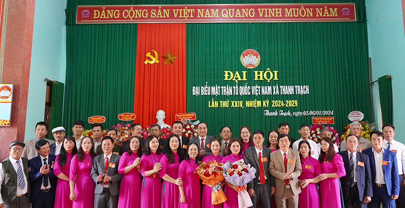 Ủy ban MTTQVN xã Thanh Trạch, khóa XXIV, nhiệm kỳ 2024-2029 ra mắt nhận nhiệm vụ.